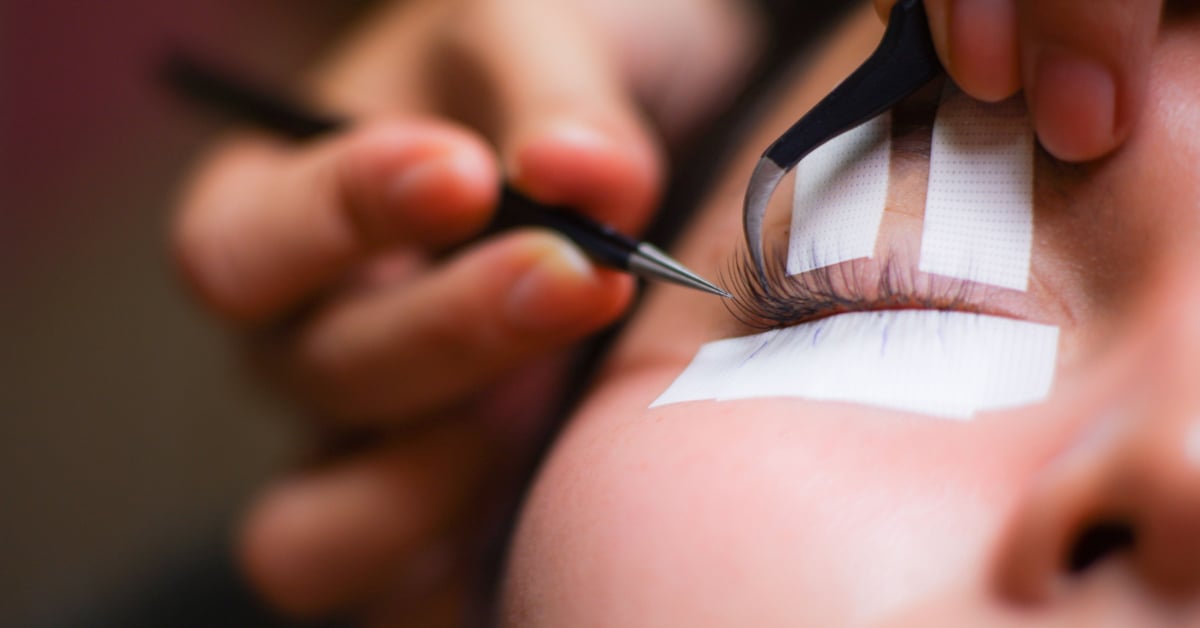 ต่อขนตา