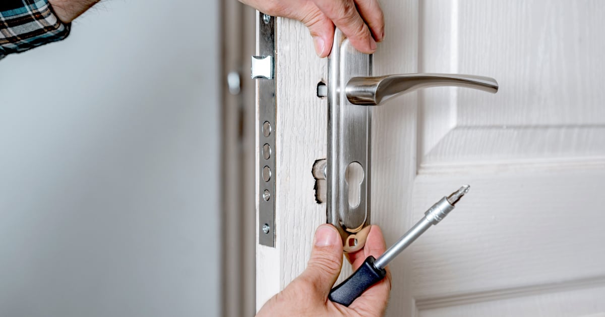 ซ่อมประตู